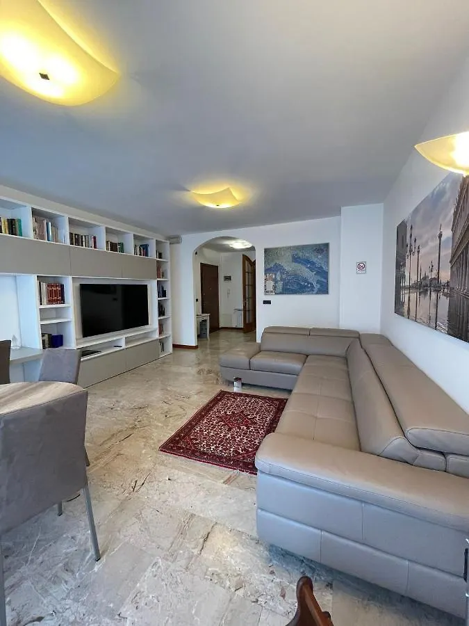 Apartment Donatello Mestre 0*,